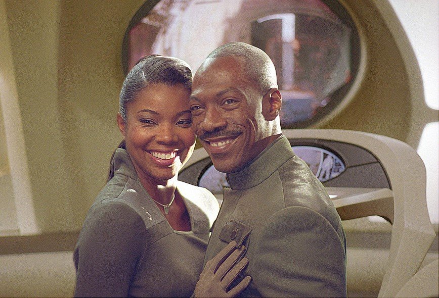 Eddie Murphy as a human-shaped spaceship operated by a tiny alien crew in the comedy Meet Dave